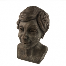פסל קרמיקה בדמות ראש אישה