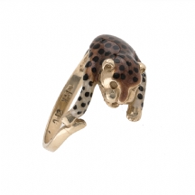 טבעת איטלקית משנות ה- 60 מעוצבת כפנתר ורוד