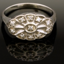 טבעת זהב עתיקה משובצת ביהלומים   (3725)
