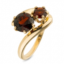 טבעת זהב משובצת אבני גארנט