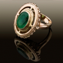 טבעת זהב עתיקה משובצת אמרלד   (3815)