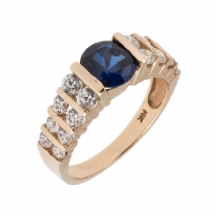 טבעת זהב משובצת אבני ספיר בגוון כחול ולבן