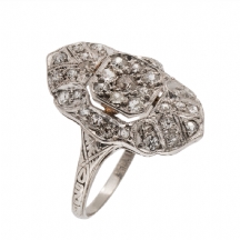 טבעת פלטינה אדוארדיאנית משובצת יהלומים