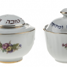 לוט של שני כלי פורצלן גרמנים