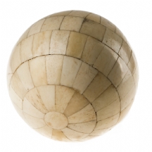 כדור דקורטיבי עשוי פיסות מעצם חיה