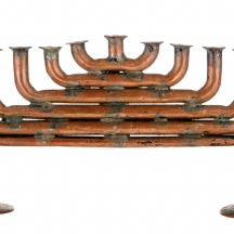 חנוכיית נחושת בת 11 קנים