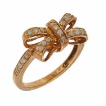 טבעת עשויה כסף מצופה זהב משובצת יהלומים