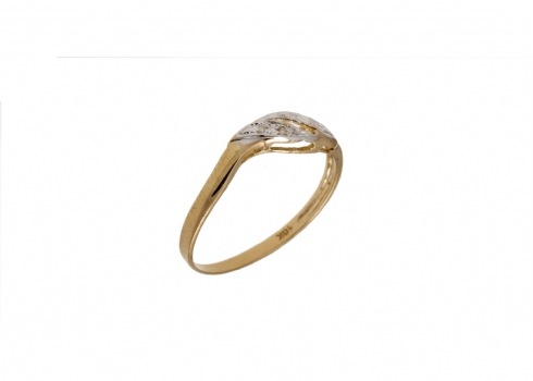 טבעת זהב משובצת יהלומים קטנים
