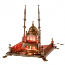 מנורה איסלאמית ישנה בדגם מסגד