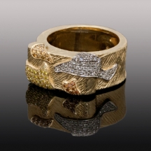 טבעת זהב מעוצבת יהלומי פנסיי.