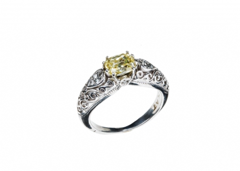טבעת פלטינה משובצת יהלומים