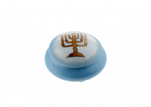 קופסא מעוטרת מנורה