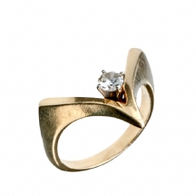 טבעת זהב משובצת יהלום