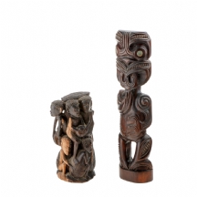 לוט של שני פסלי עץ אפריקאים