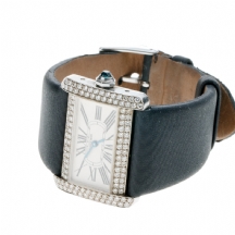 שעון יד מתוצרת 'קרטיה' (Cartier)