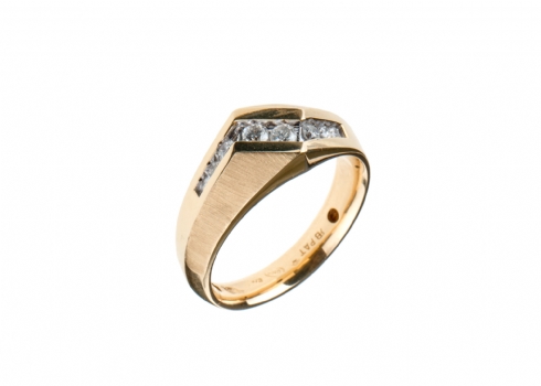 טבעת גבר עשויה זהב משובצת יהלומים