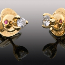 זוג עגילי זהב 'Roberto Coin' משובצים יהלומים   (202)