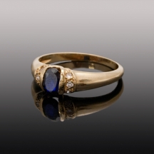 טבעת זהב משובצת ספיר ויהלומים   (3723)