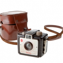 מצלמת קודאק Kodak Brownie Holiday Camera