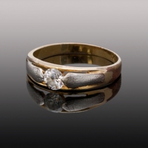 טבעת זהב משובצת זירקון   (1216)