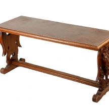 שולחן עץ