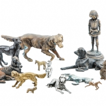 לוט של אוסף פסלי כלבים וחיות