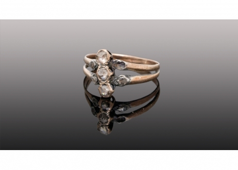 טבעת עתיקה עשויה זהב 14 קארט משובצת יהלומים בליטוש עתיק (דיאמנטים)