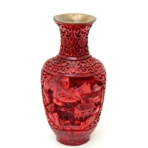 אגרטל סיני עשוי פליז ולכה אדומה