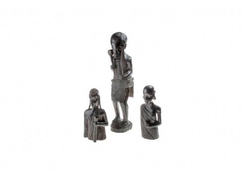 לוט של שלושה פסלים אפריקאים  (ebony)