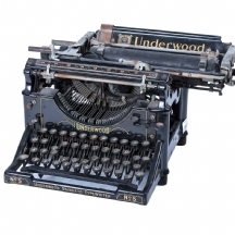 מכונת כתיבה עתיקה מתוצרת 'Underwood'