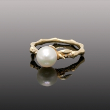 טבעת זהב משובצת יהלומים ופנינת ים   (3308)