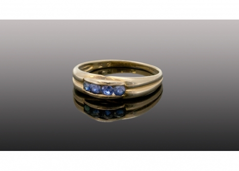 טבעת זהב עתיקה משובצת ספיר   (2673)