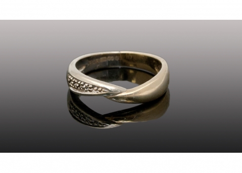 טבעת זהב משובצת יהלומים   (2674)