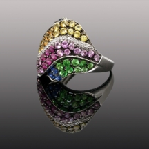 טבעת זהב משובצת יהלומים, ספירים ורובינים   (229)