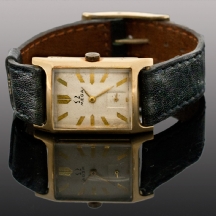 שעון זהב של חברת 'OMEGA'