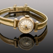 שעון יד לאישה מזהב תוצרת חברת 'TISSOT'