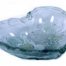 כלי הגשה עשוי זכוכית מעוצב בצורת לב