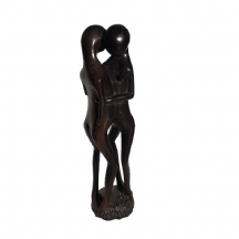 פסל עץ ישן מגולף בעבודת יד בדמות זוג נאהבים מעורטלים