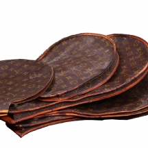 חמישה כיסויים למחבטי טניס מתוצרת Louis Vuitton