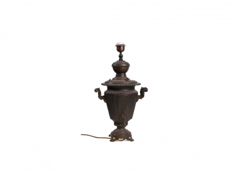 סמובר רוסי עתיק שהוסב כבסיס למנורה