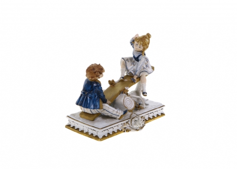 פסל פורצלן איטלקי מתוצרת 'קאפו דימונטה' (Capodimonte)