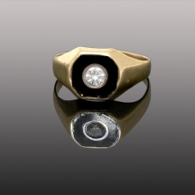 טבעת זהב עם יהלום ואמייל שחור