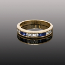 טבעת זהב עם ספירים ויהלומים