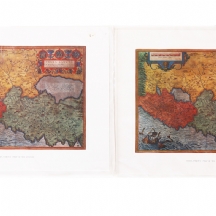 שני הדפסים מצולמים של מפה עתיקה