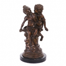 'שני ילדים' - פסל ברונזה בסגנון  'Auguste Moreau'