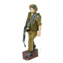 פסל בדמות חייל צה"ל    (1576)