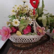 סלסלת חרסינה איטלקית מפוסלת בעבודת יד