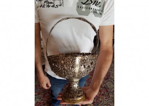 כלי כסף עתיק גדול ומרשים, חתום: 'סטרלינג', מעוצב כסלסלה וידית