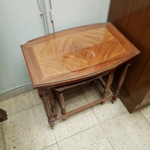 סט שולחנות (Nest) עשויים עץ
