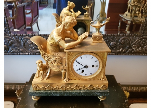 'La Lectura'  - שעון קמין צרפתי עתיק מתקופת נפוליאון הראשון